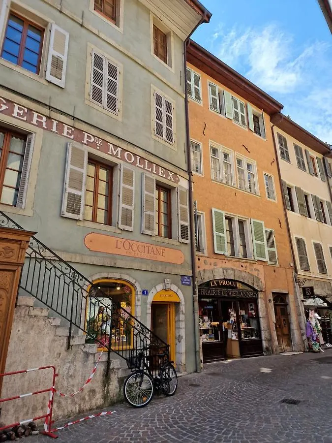 Elegant Flat In Old Town, 2 Mins Walk To Lake Άννεσι 0*,  Γαλλία